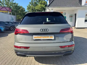 AUDI Q5 55 TFSI e S line