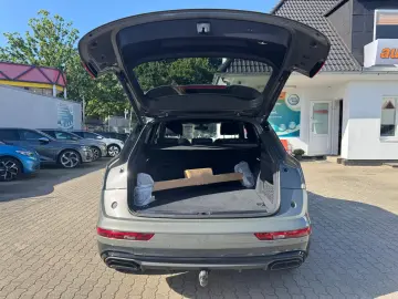 AUDI Q5 55 TFSI e S line