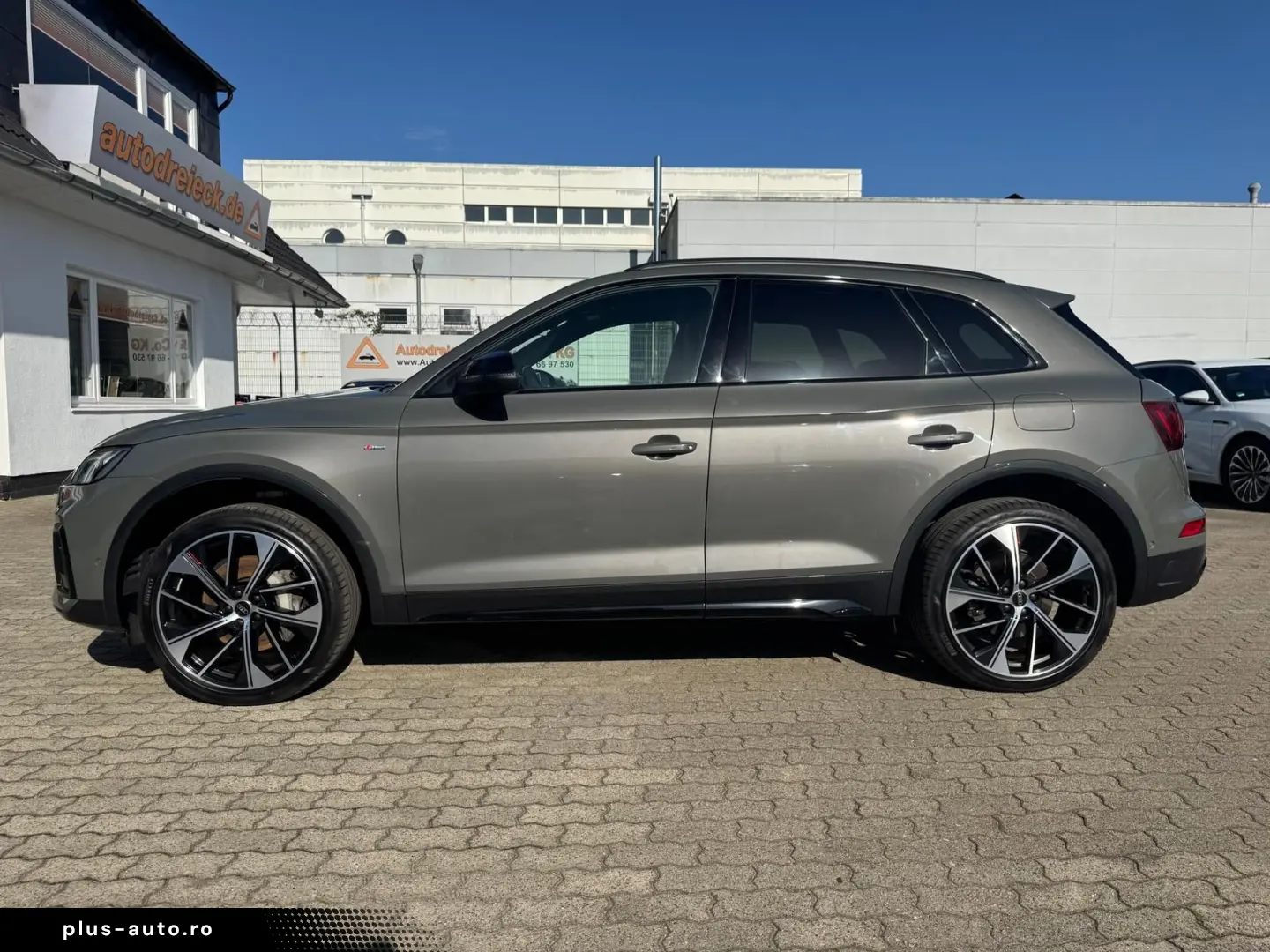AUDI Q5 55 TFSI e S line