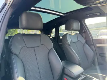 AUDI Q5 55 TFSI e S line