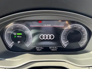 AUDI Q5 55 TFSI e S line