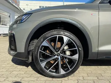 AUDI Q5 55 TFSI e S line