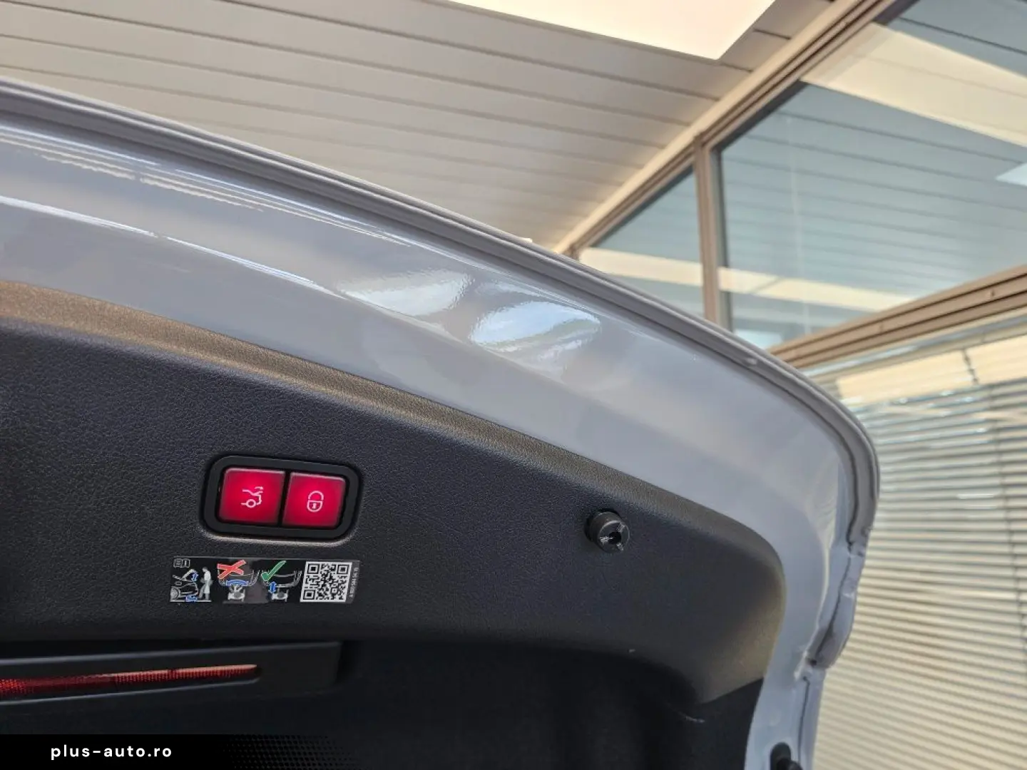 MERCEDES-BENZ CLE 300 AMG Premium   4M  Pano  360Grad  Burme