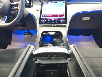 MERCEDES-BENZ CLE 300 AMG Premium   4M  Pano  360Grad  Burme