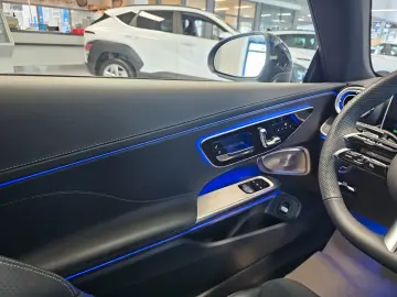 MERCEDES-BENZ CLE 300 AMG Premium   4M  Pano  360Grad  Burme