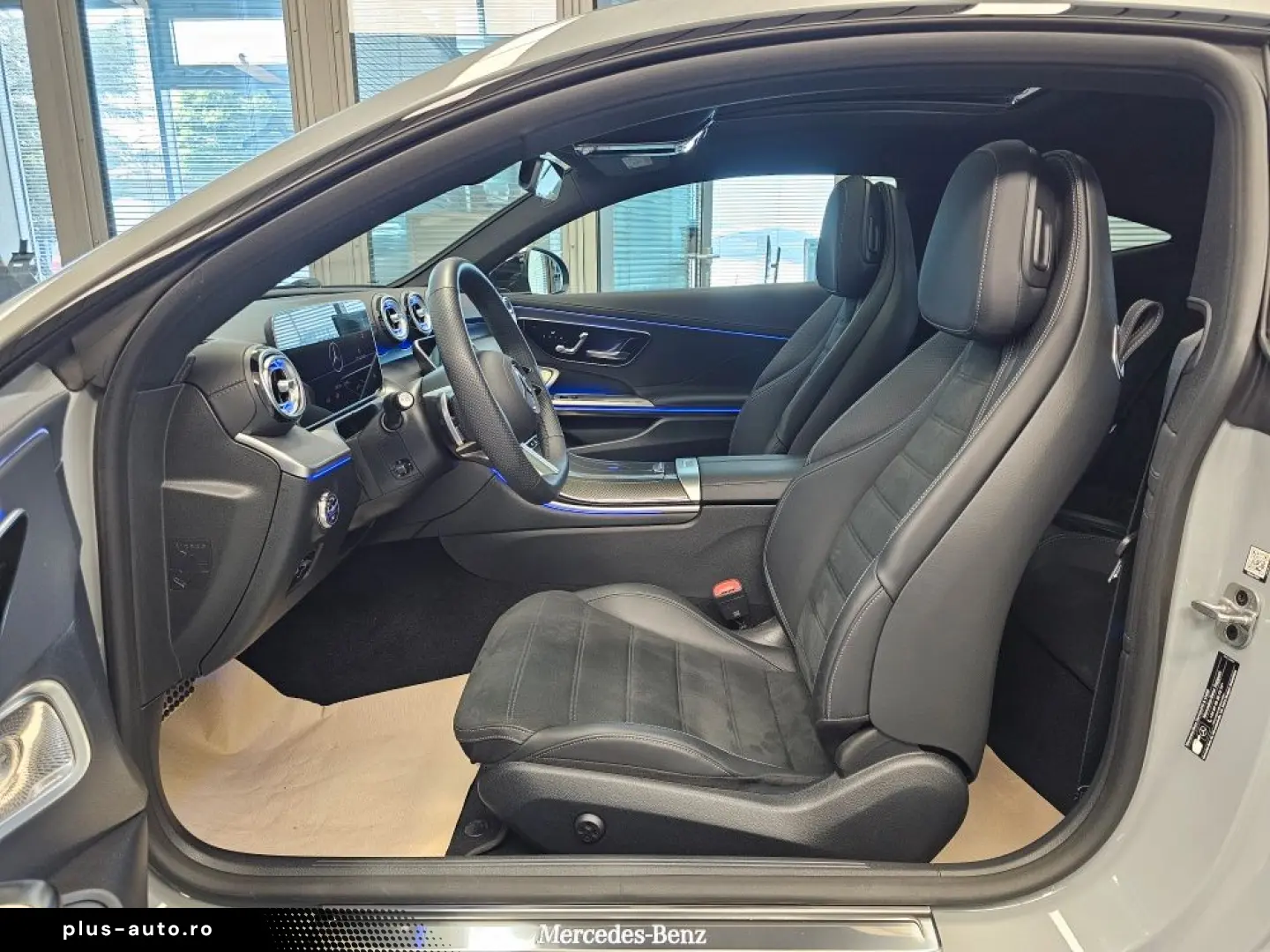 MERCEDES-BENZ CLE 300 AMG Premium   4M  Pano  360Grad  Burme
