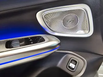 MERCEDES-BENZ CLE 300 AMG Premium   4M  Pano  360Grad  Burme