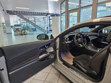 MERCEDES-BENZ CLE 300 AMG Premium   4M  Pano  360Grad  Burme