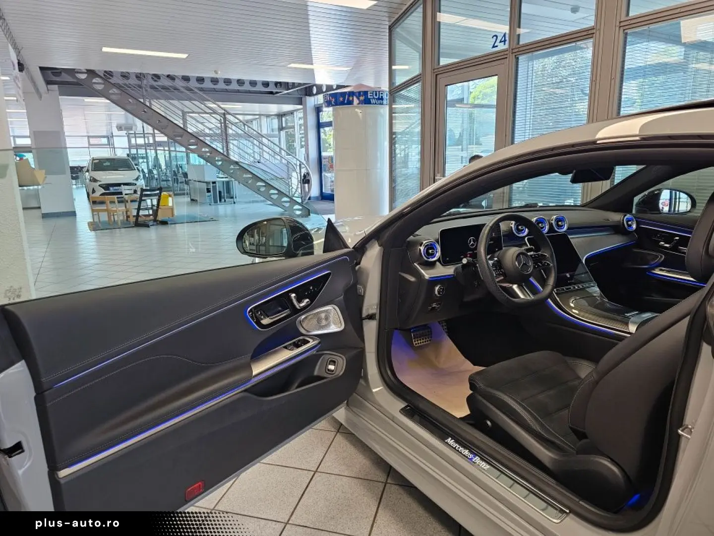 MERCEDES-BENZ CLE 300 AMG Premium   4M  Pano  360Grad  Burme