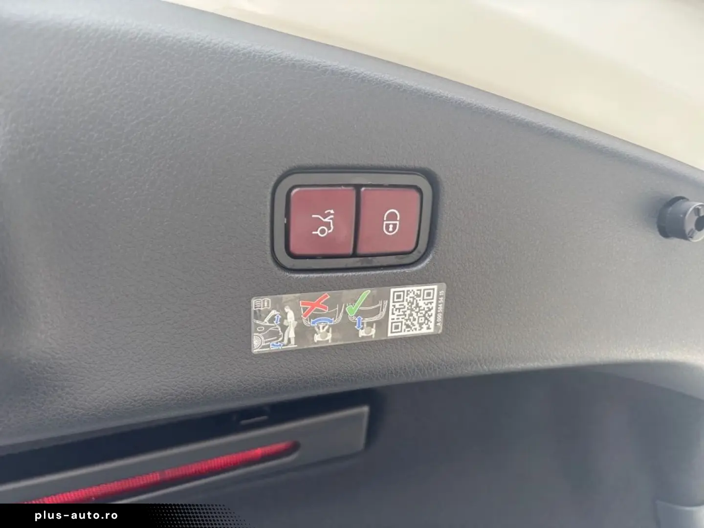 MERCEDES-BENZ CLE 300 4M C AMG Prem Pano Burm3D KeyG&hellip;