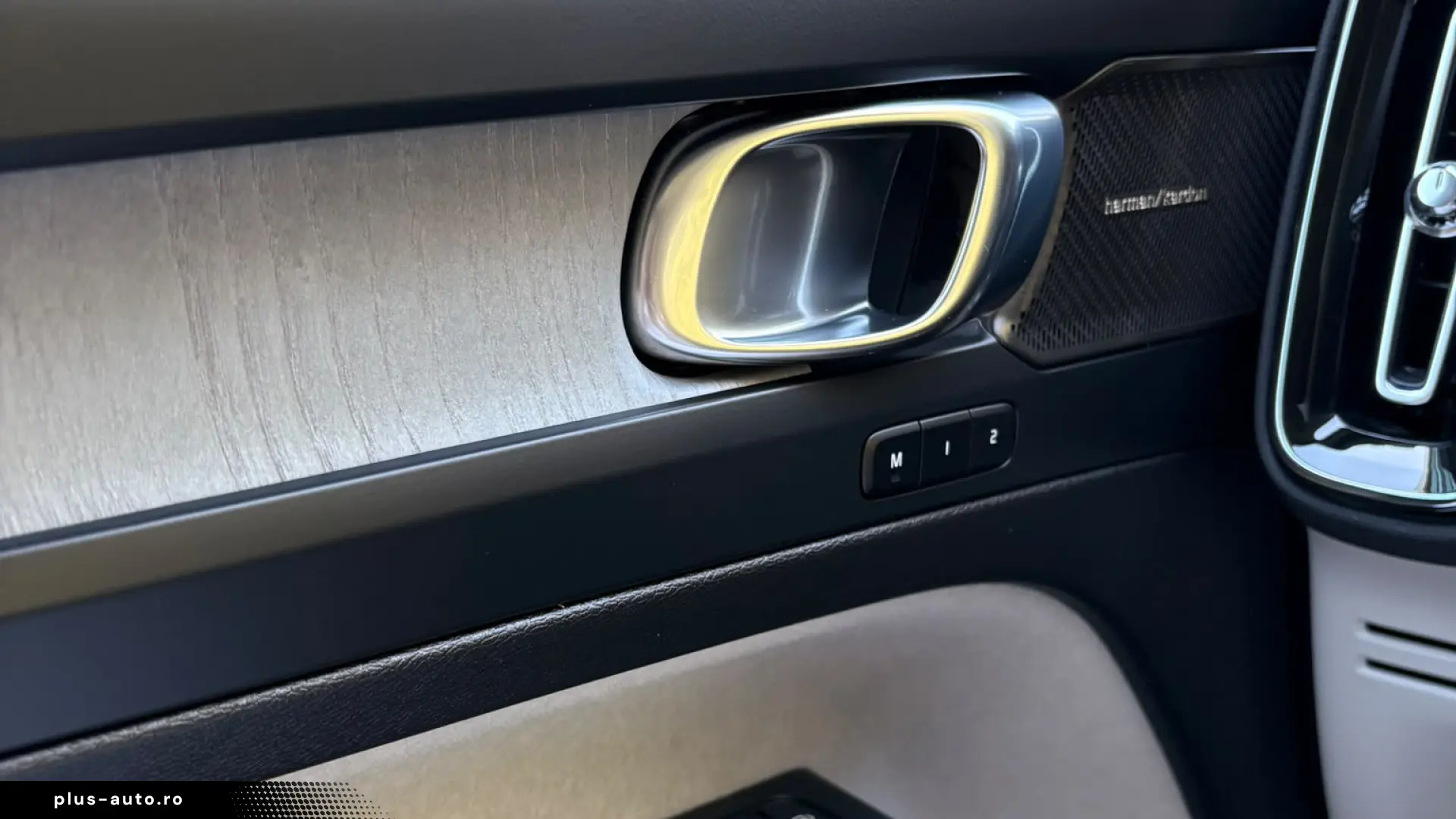 Volvo XC40 2026 Predare Leasing