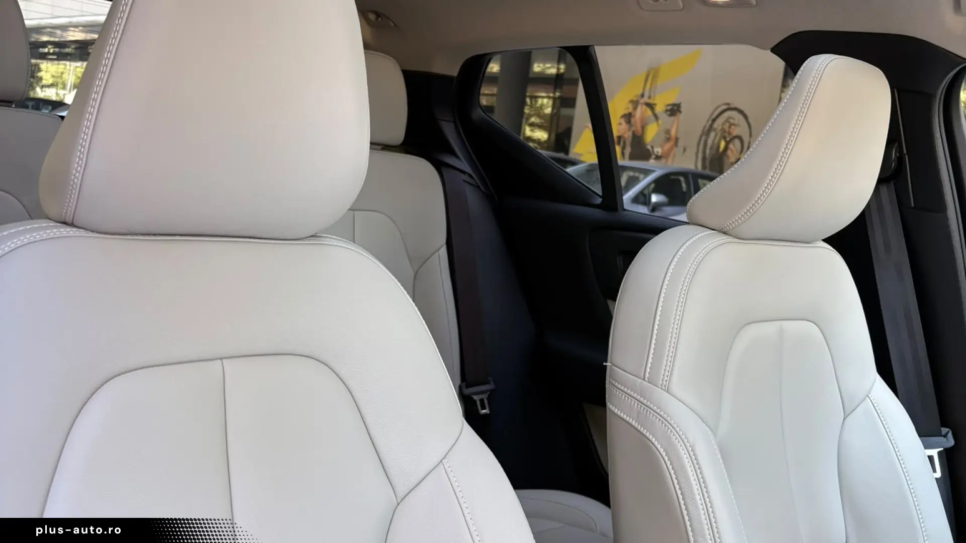 Volvo XC40 2026 Predare Leasing