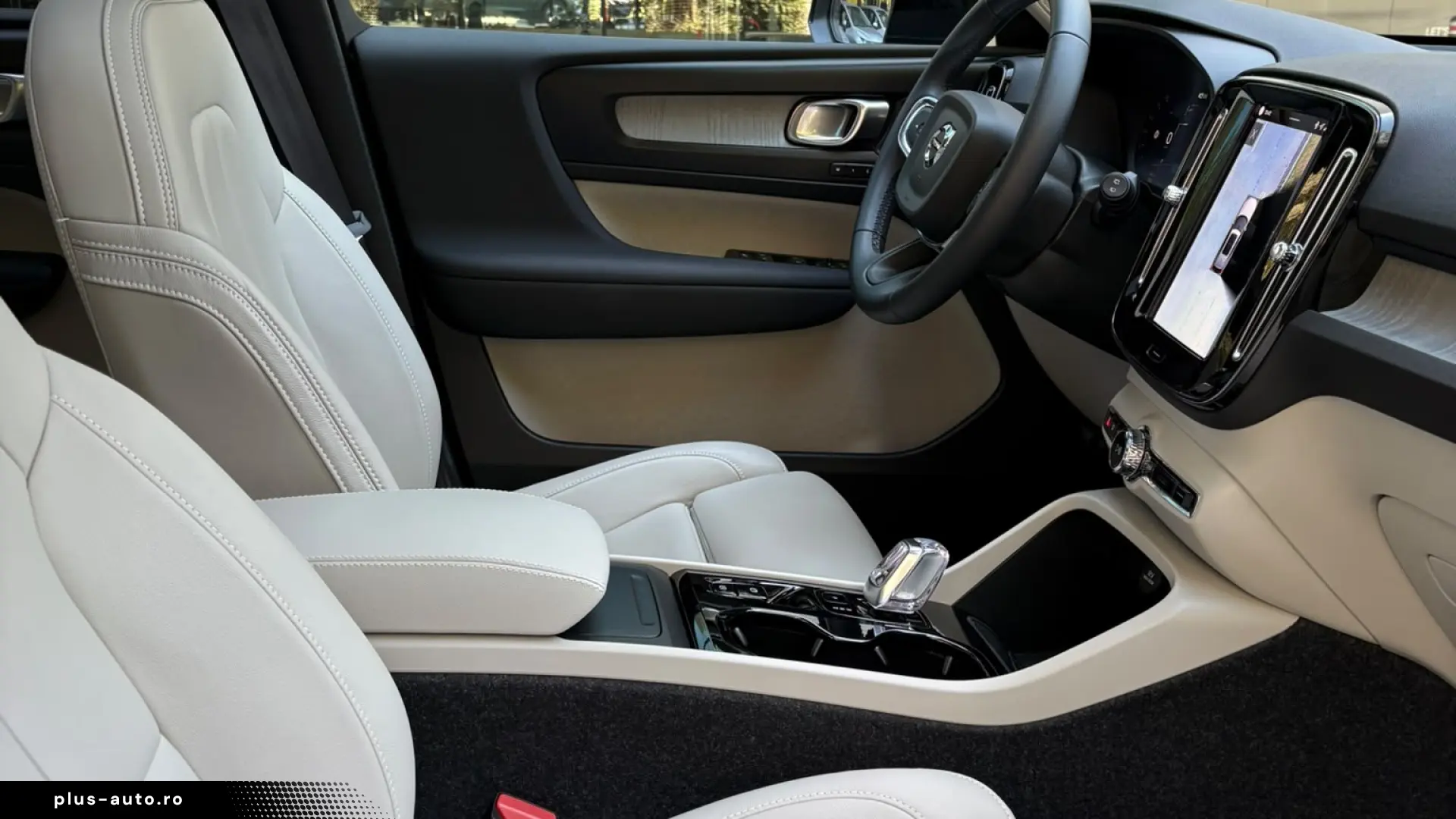 Volvo XC40 2026 Predare Leasing