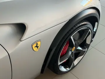 FERRARI Purosangue