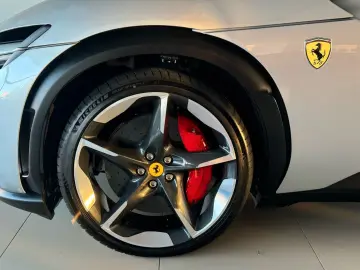 FERRARI Purosangue