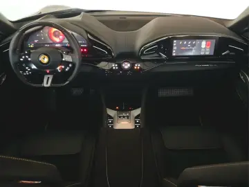 FERRARI Purosangue
