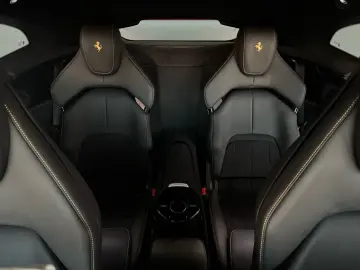 FERRARI Purosangue