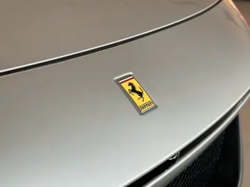 FERRARI Purosangue