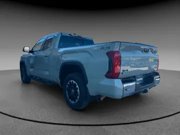 TOYOTA Tundra  DC SR mit Differenzialsperre 4x4