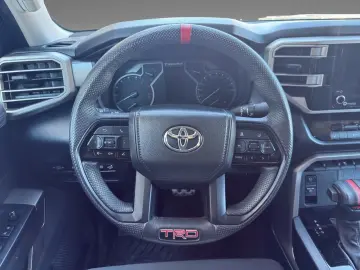 TOYOTA Tundra  DC SR mit Differenzialsperre 4x4