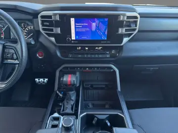 TOYOTA Tundra  DC SR mit Differenzialsperre 4x4
