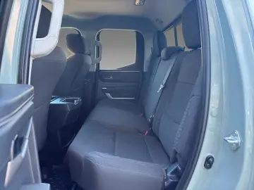 TOYOTA Tundra  DC SR mit Differenzialsperre 4x4