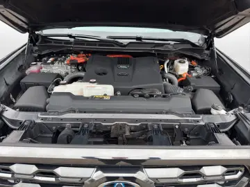TOYOTA Tundra Crew Cab 4x4 Platinum 3 5 Hybrid
