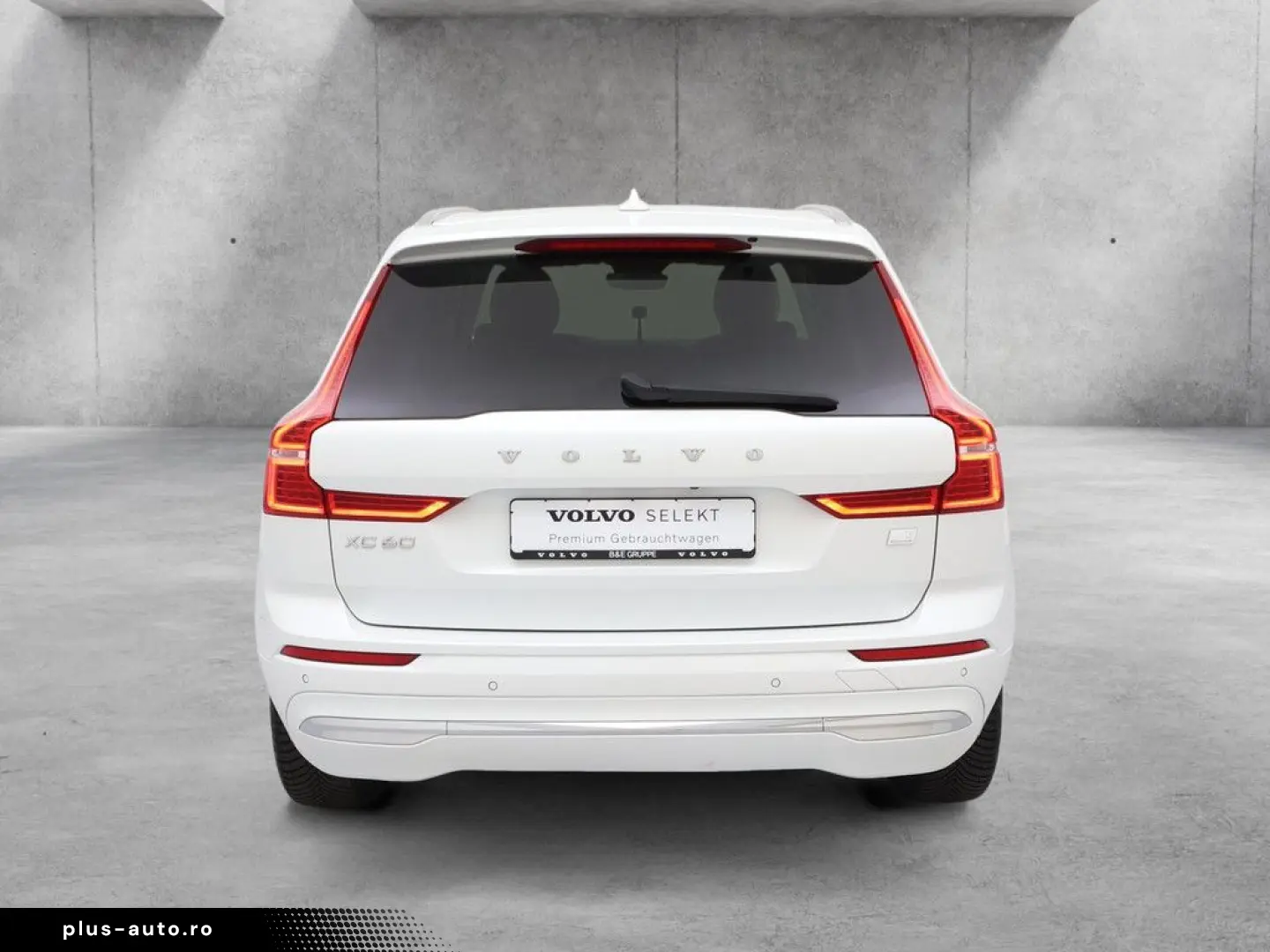 VOLVO XC60 T8 Core Recharge Plug-In Hybrid AWD PDC LED
