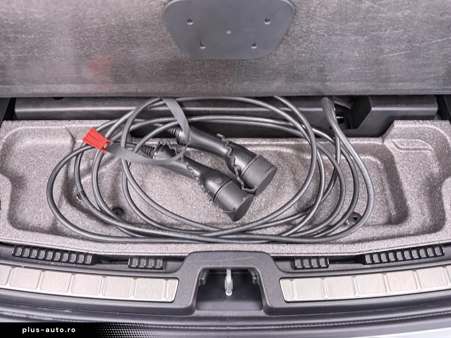 VOLVO XC60 T8 Core Recharge Plug-In Hybrid AWD PDC LED