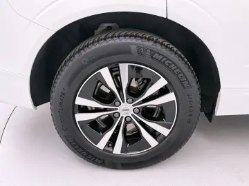 VOLVO XC60 T8 Core Recharge Plug-In Hybrid AWD PDC LED