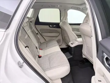 VOLVO XC60 T8 Core Recharge Plug-In Hybrid AWD PDC LED
