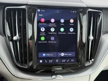 VOLVO XC60 T8 Core Recharge Plug-In Hybrid AWD PDC LED