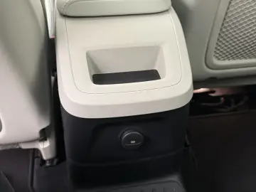 VOLVO XC60 T8 Core Recharge Plug-In Hybrid AWD PDC LED