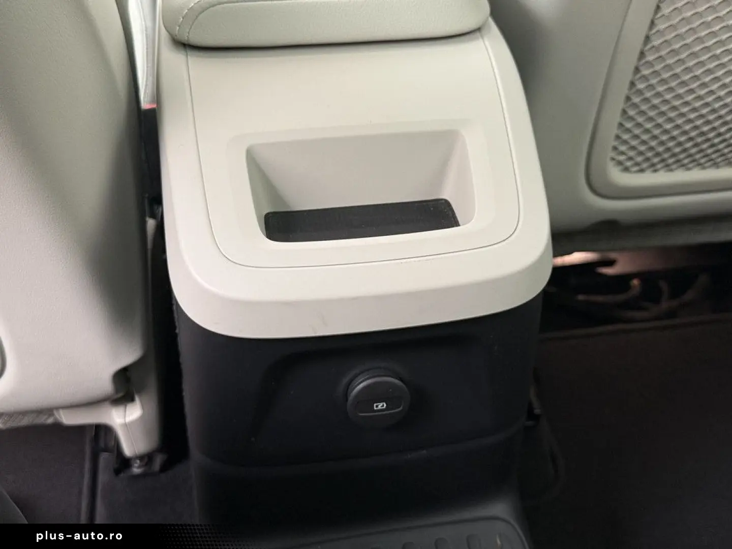 VOLVO XC60 T8 Core Recharge Plug-In Hybrid AWD PDC LED