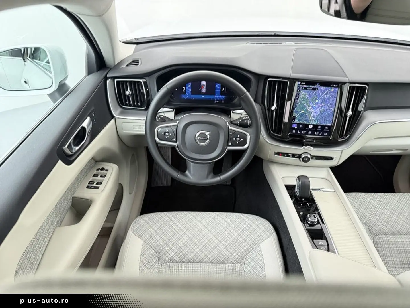 VOLVO XC60 T8 Core Recharge Plug-In Hybrid AWD PDC LED