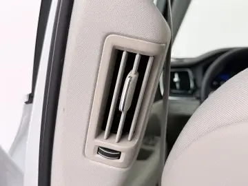 VOLVO XC60 T8 Core Recharge Plug-In Hybrid AWD PDC LED