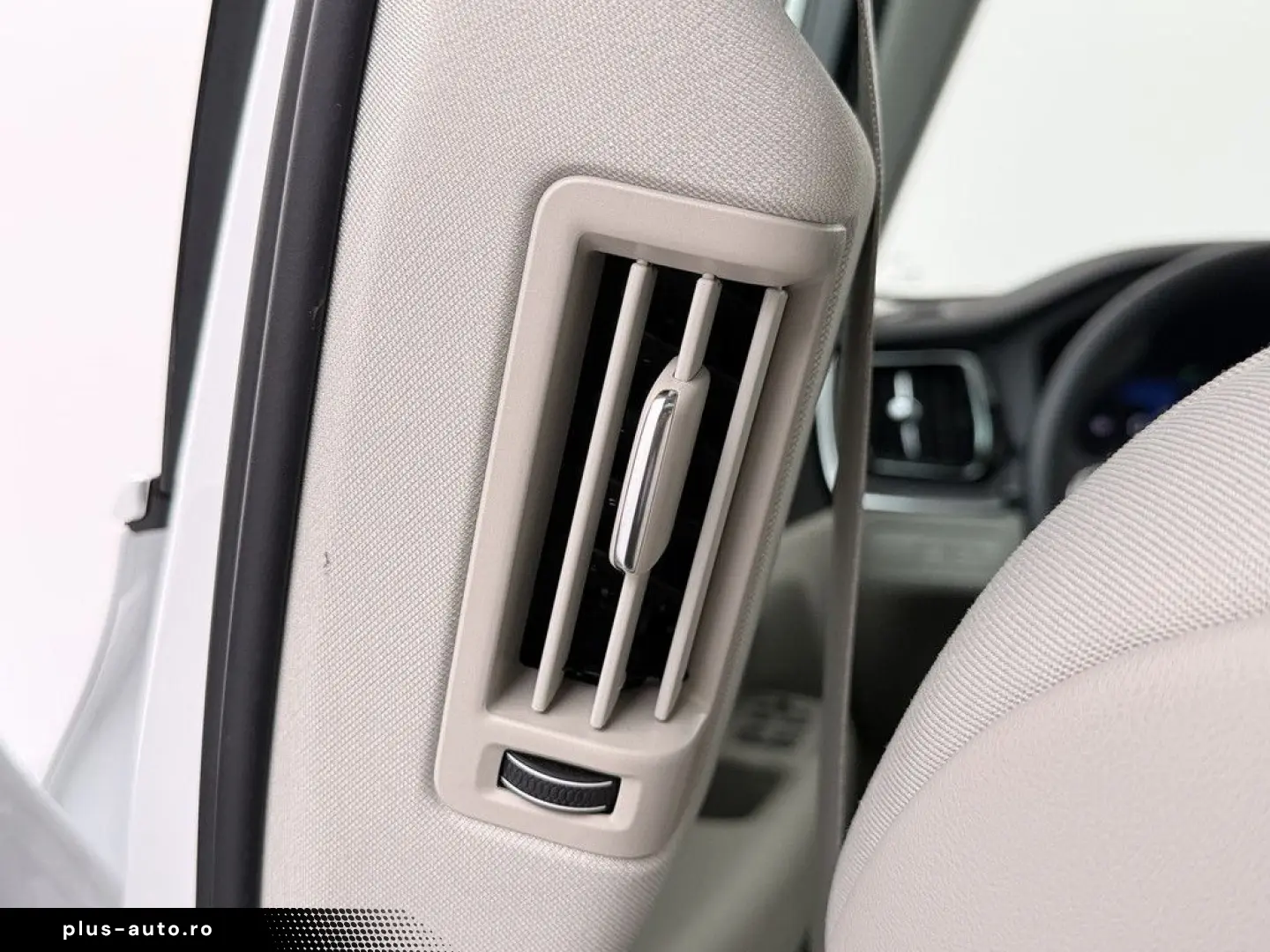 VOLVO XC60 T8 Core Recharge Plug-In Hybrid AWD PDC LED
