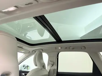 VOLVO XC60 T8 Core Recharge Plug-In Hybrid AWD PDC LED