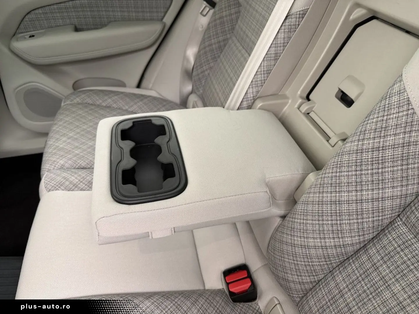 VOLVO XC60 T8 Core Recharge Plug-In Hybrid AWD PDC LED