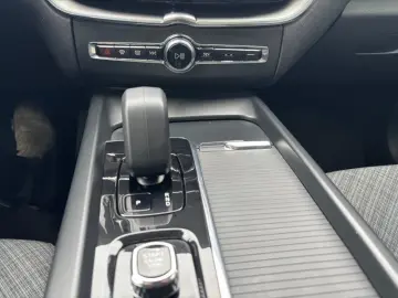 VOLVO XC 60 XC60 Core Recharge Plug-In Hybrid AWD ABS