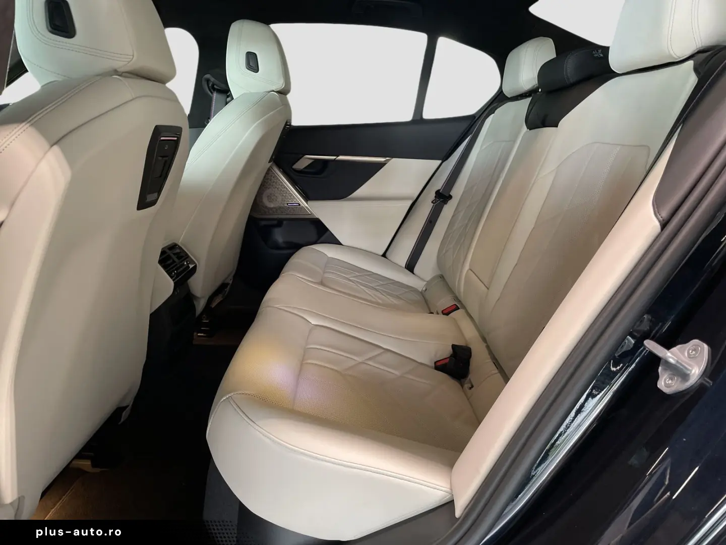 BMW 550e xDr MSport B&W IcGlow Ventil 360 DAProf AdaptivSusp