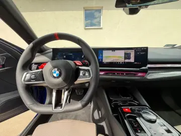 BMW M5 360 DR ASS PROFF PANORAMIC ROOF