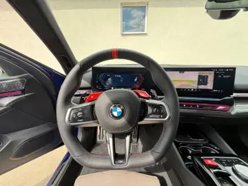 BMW M5 360 DR ASS PROFF PANORAMIC ROOF