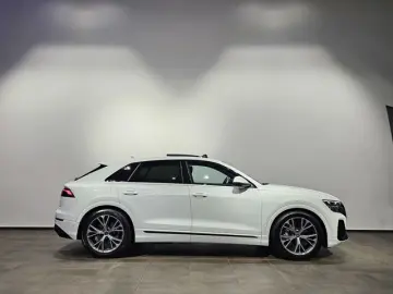 AUDI Q8 55 TFSI e S Line