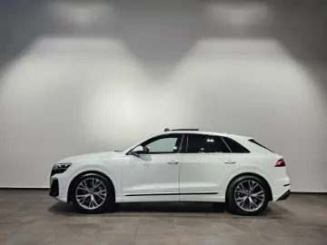 AUDI Q8 55 TFSI e S Line