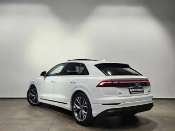 AUDI Q8 55 TFSI e S Line