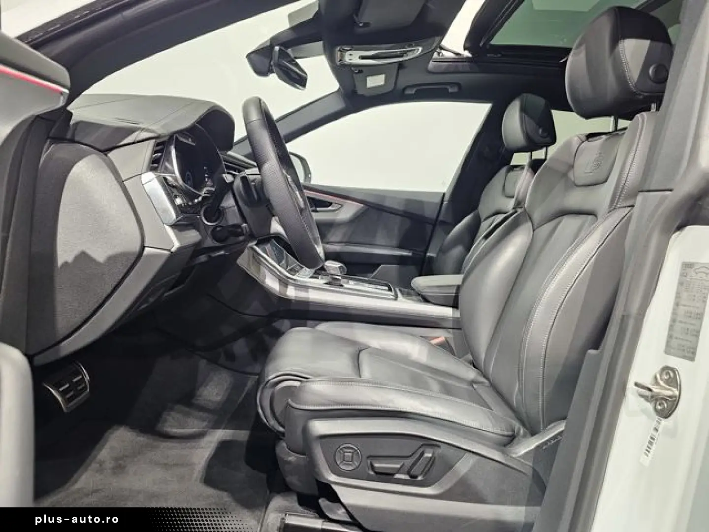 AUDI Q8 55 TFSI e S Line