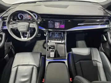 AUDI Q8 55 TFSI e S Line