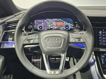 AUDI Q8 55 TFSI e S Line