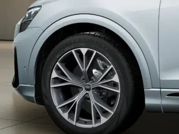 AUDI Q8 SUV TFSI e quattro S line
